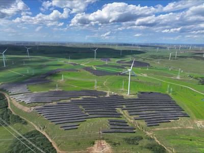 東方電氣首個光伏成套BT項目張北100MW光伏電站并網成功 開啟新能源開發新篇章